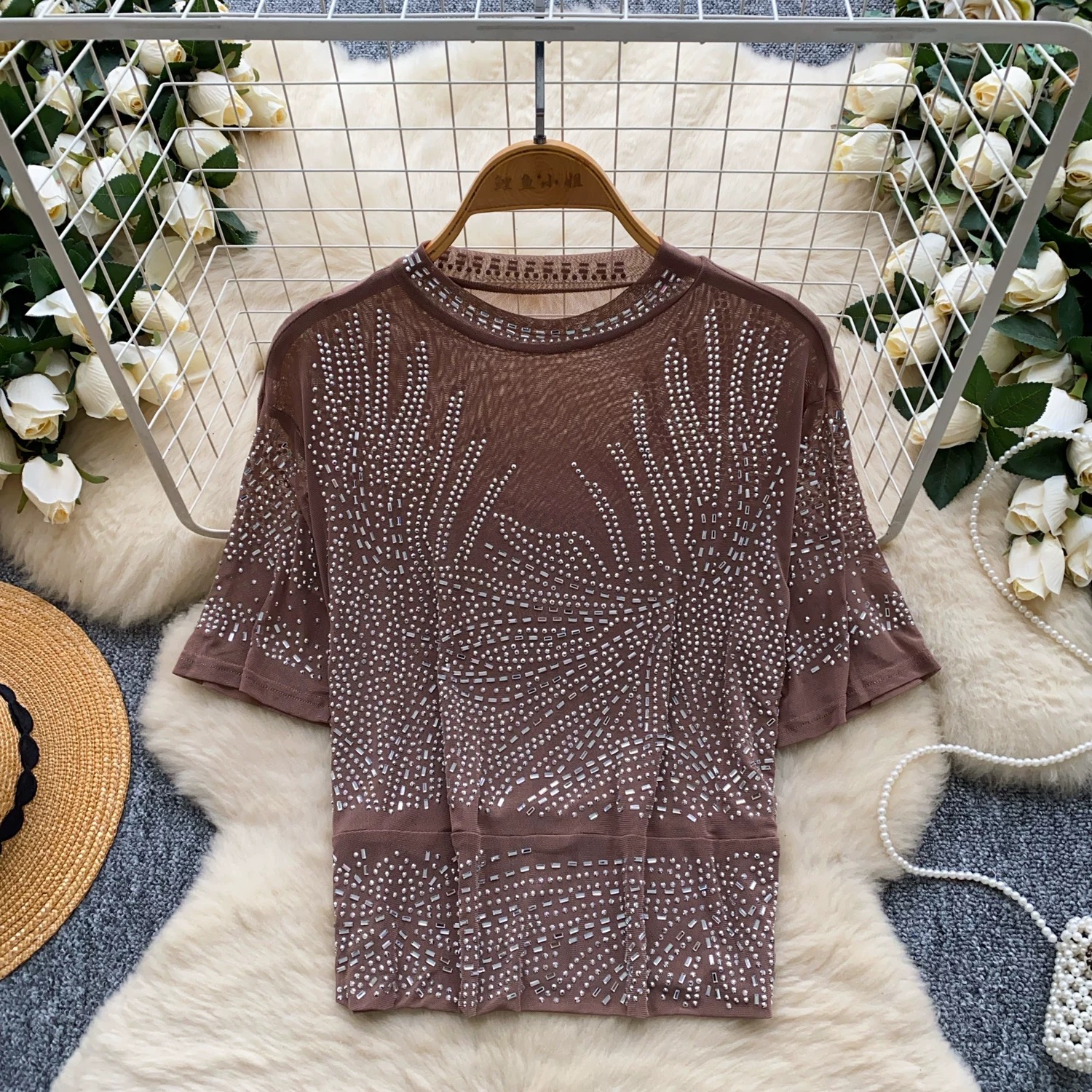 Catching looks top CTO762 images